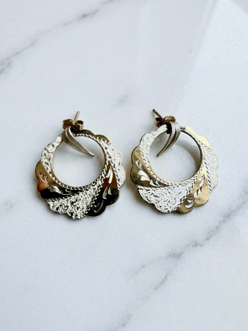 Vintage Wells Sterling Silver Two Tone Scalloped Hoop Earrings